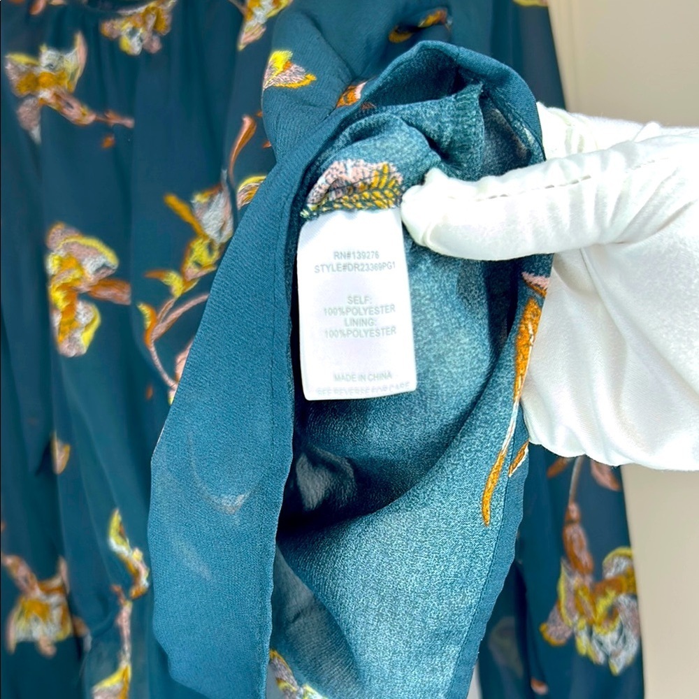 DR2 Dark Teal Blue Puff Sleeve Peplum Floral Blouse size Large - Picture 4 of 10
